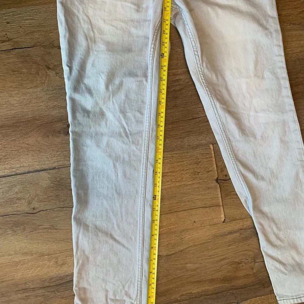 Goodfellow Jean white, size (33x30) T-Shirt size L